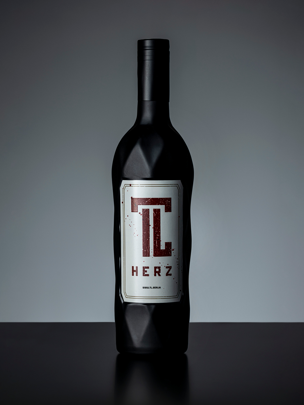 TL.BERLIN Herz Wine Bottle Front